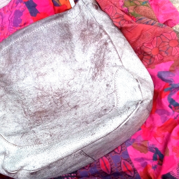 Last chance(SALE) Distressed Frye purse - Picture 4 of 14